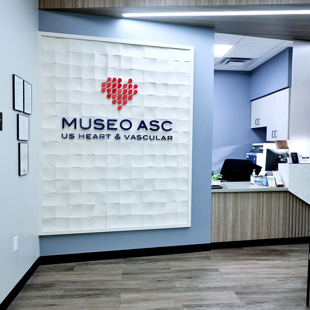 Modern lobby and reception area of Museo ASC - US Heart & Vascular, providing specialized cardiovascular care at Museo Houston.